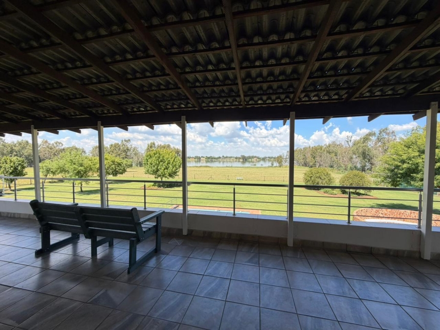 7 Bedroom Property for Sale in Oranjeville Free State